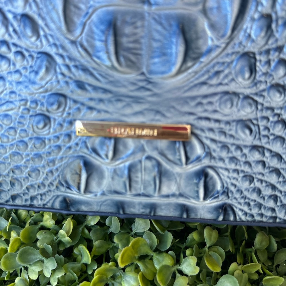 Elegant Blue Crocodile-Embossed Tote Bag - Picture 2 of 6